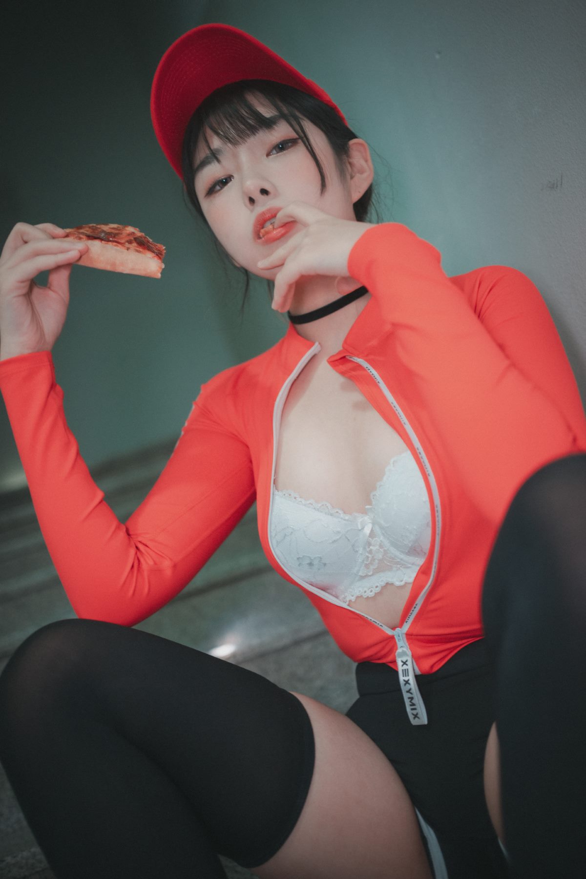 DJAWA Sonson 손손 Pizza Girl 005 9426581498.jpg