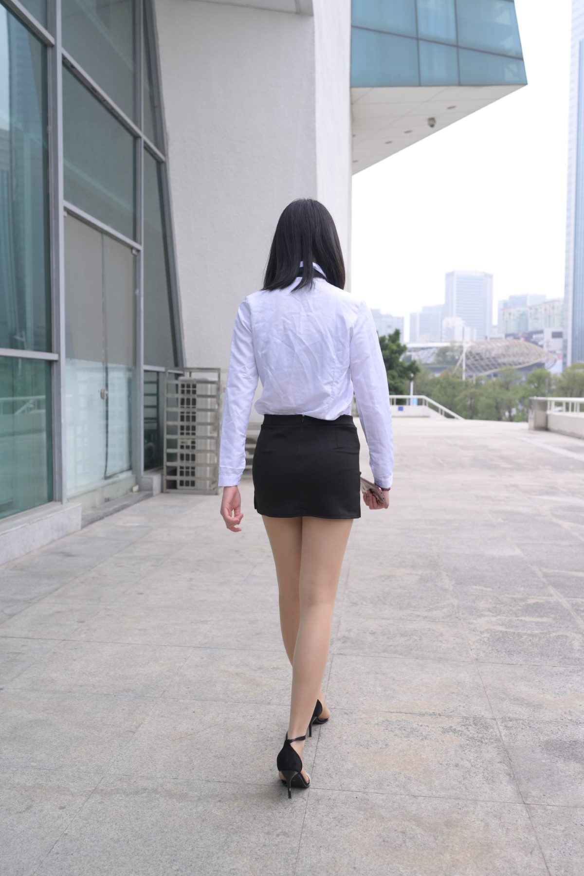 MoJing魔镜街拍 NO 084 程生街拍 商城推销美女长腿肉丝制服 A 017 4826829496.jpg