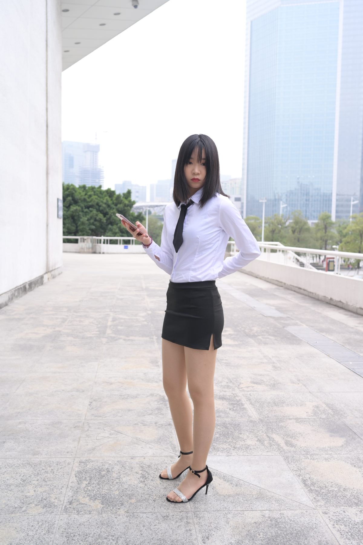 MoJing魔镜街拍 NO 084 程生街拍 商城推销美女长腿肉丝制服 A 029 4983536812.jpg