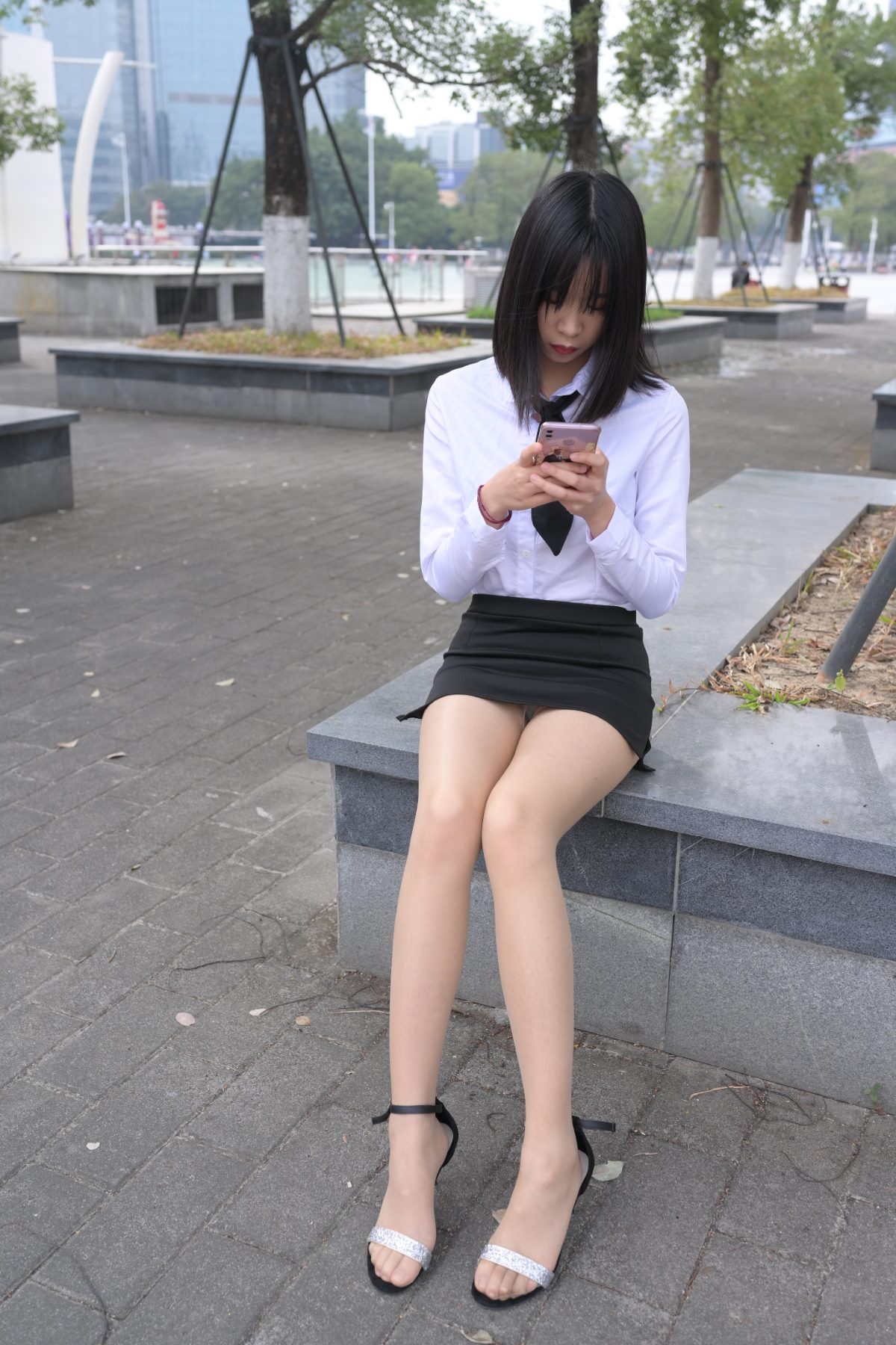 MoJing魔镜街拍 NO 084 程生街拍 商城推销美女长腿肉丝制服 B 185 9115504054.jpg