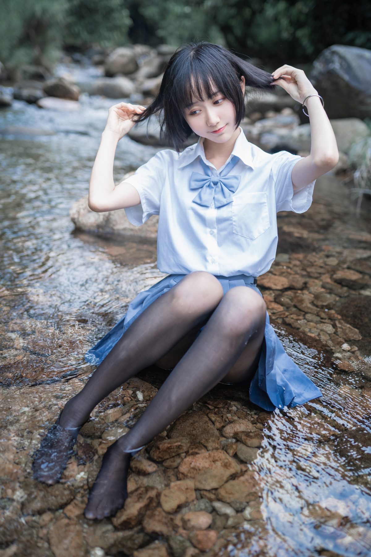 Coser@木绵绵OwO Vol 007 水色溪边制服 0020 3693810339.jpg