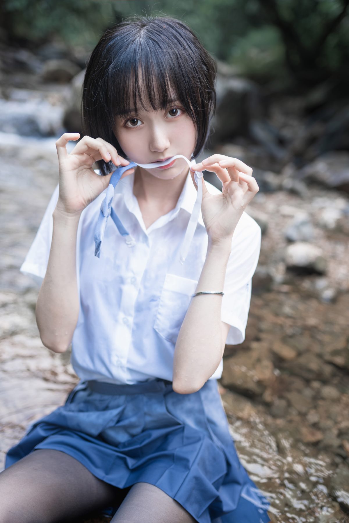 Coser@木绵绵OwO Vol 007 水色溪边制服 0032 5896561043.jpg