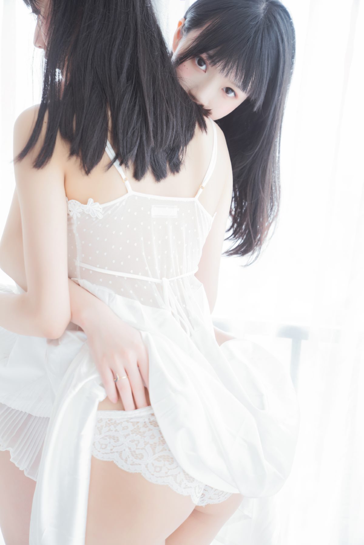 Coser@木绵绵OwO Vol 023 朝 白裙 and 白裙 0015 7850673181.jpg