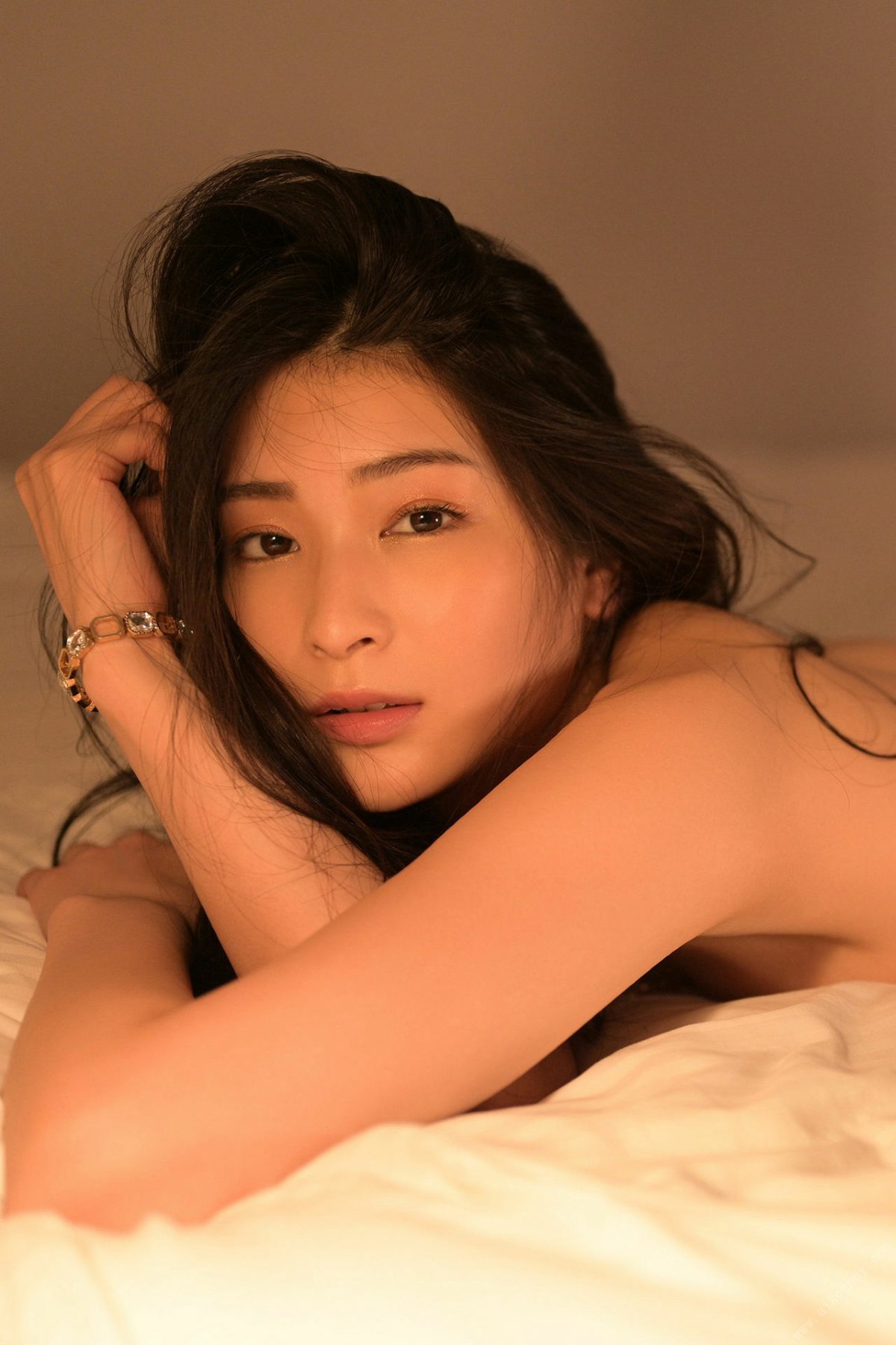 FRIDAY Digital Photobook 2022 01 21 Suzu Honjo 本庄鈴 Platinum Beauty Vol 2 0112 8225204437.jpg