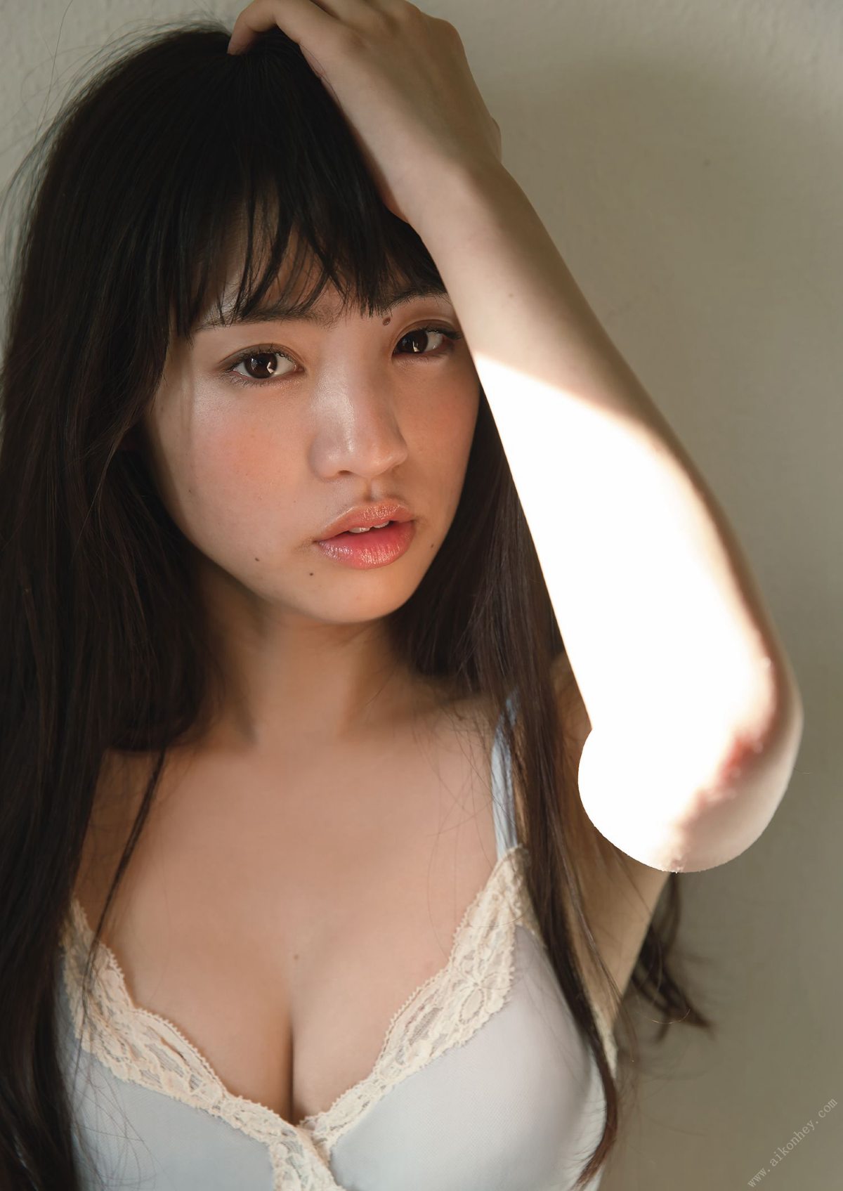 Photobook 2014 09 22 Yuumi Shida 志田友美 1st Photobook YUUMI 0078 7829288853.jpg