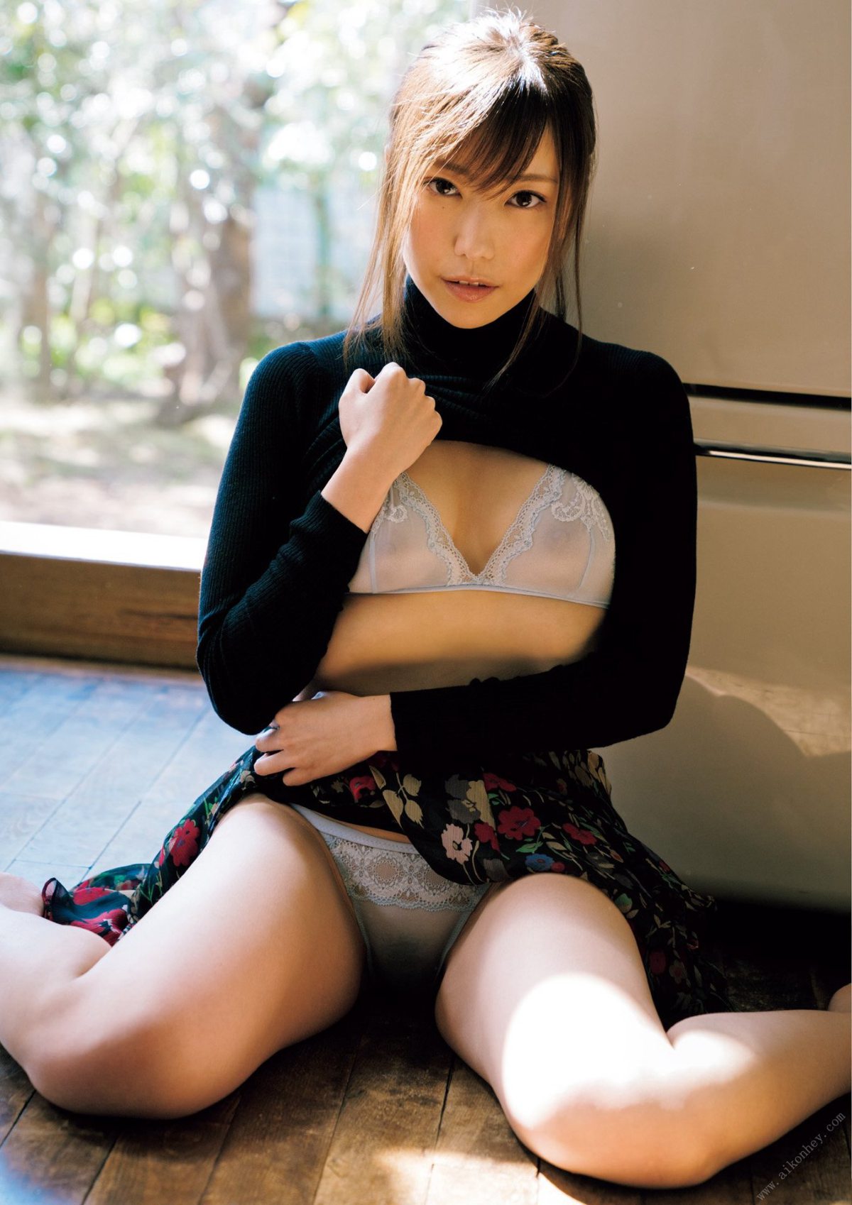 Photobook 2018 06 09 Tina Nanami 七海ティナ 1st Photobook Tina ティナ 0023 4514546013.jpg