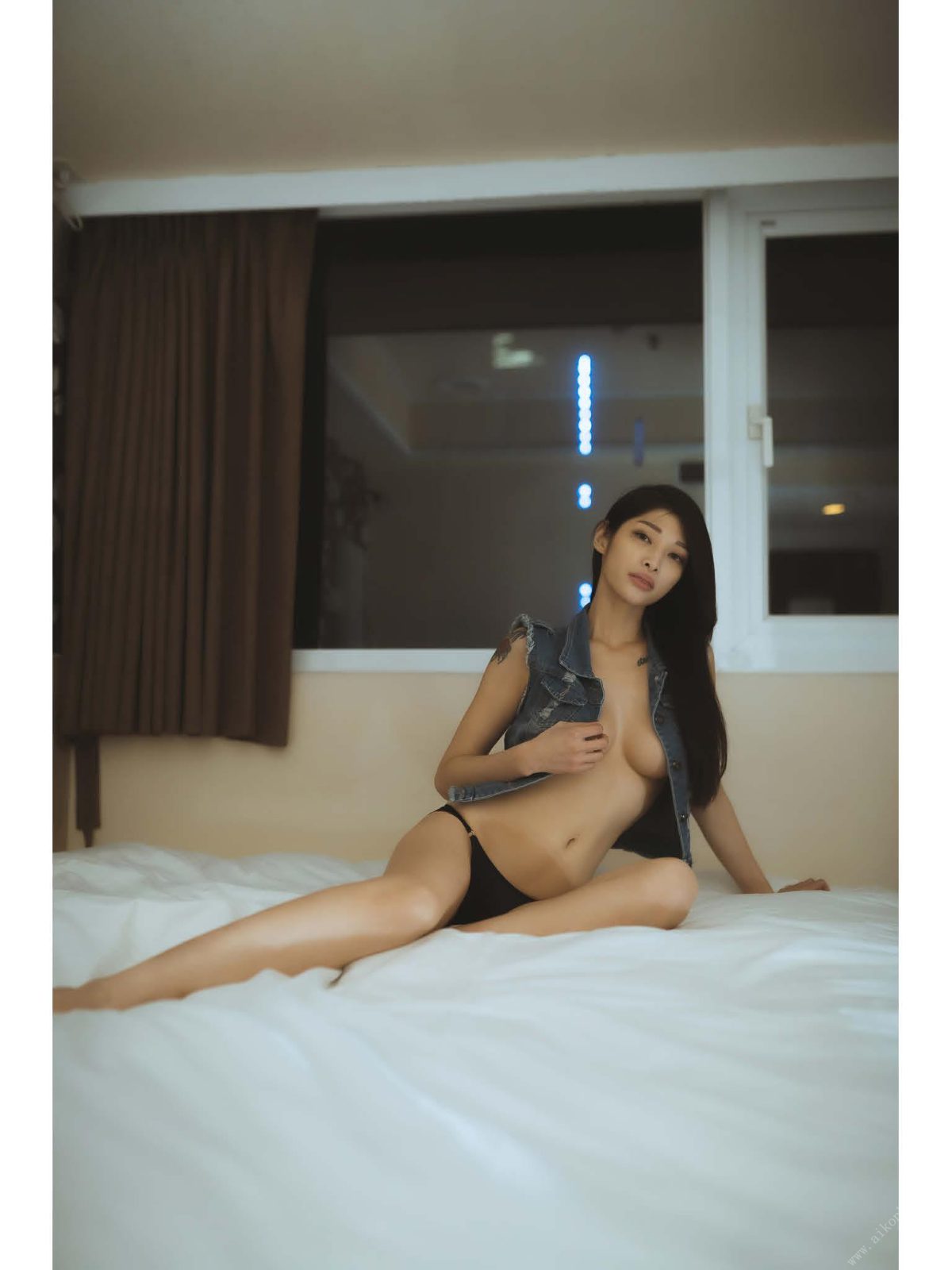 Photobook 2019 10 24 傻傻曈 Tone Tone 曈心未泯個人寫真 A 055 8024464470.jpg