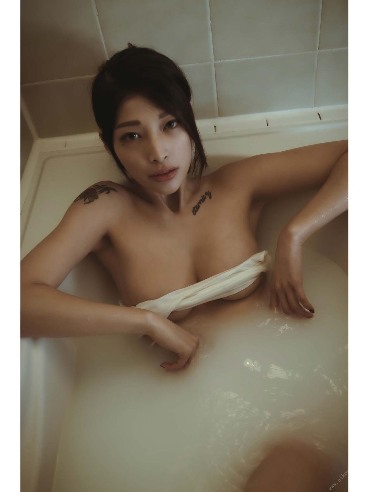 Photobook 2019 10 24 傻傻曈 Tone Tone 曈心未泯個人寫真 B 23 0044029999.jpg