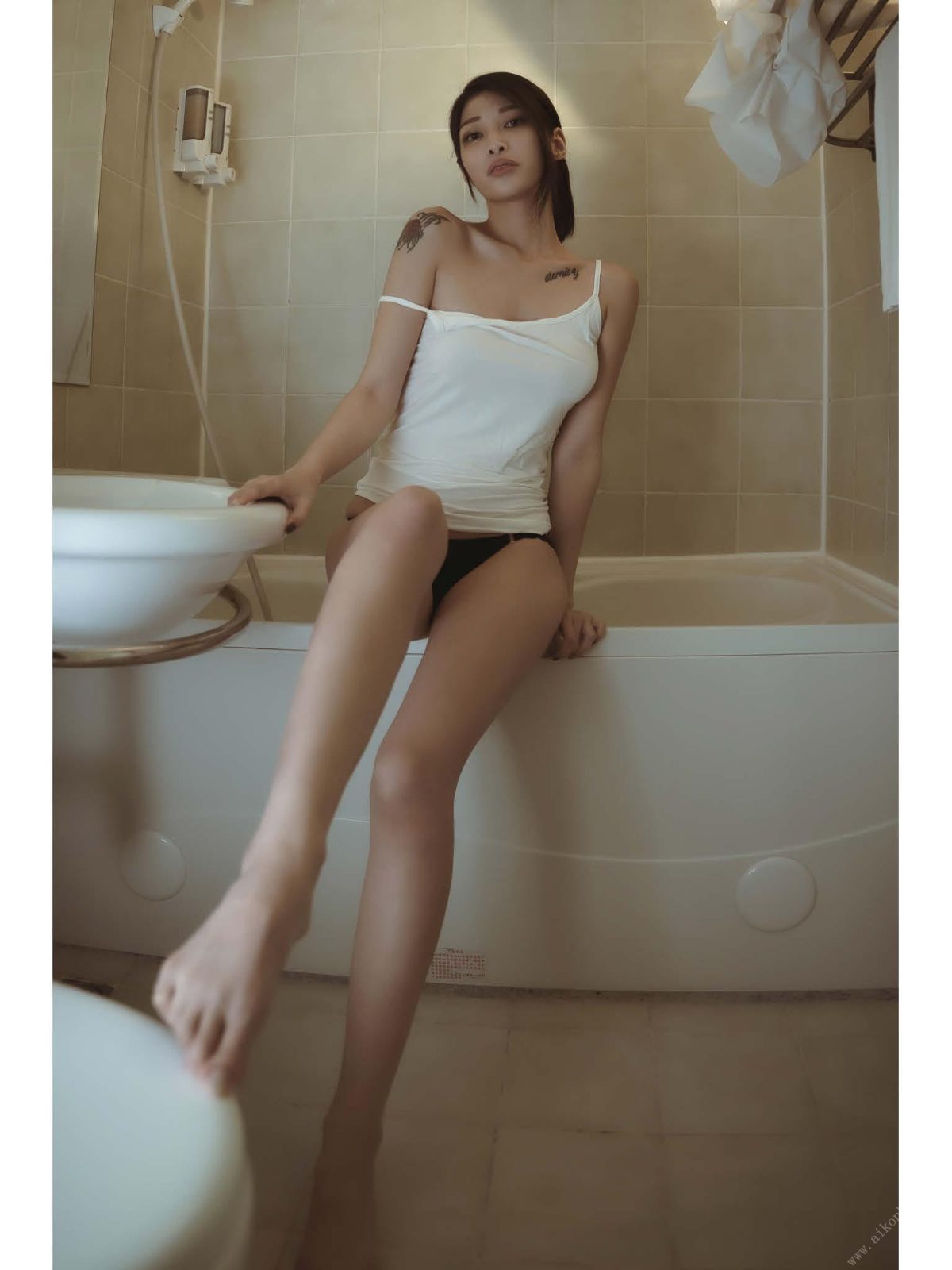 Photobook 2019 10 24 傻傻曈 Tone Tone 曈心未泯個人寫真 B 5 5233529088.jpg