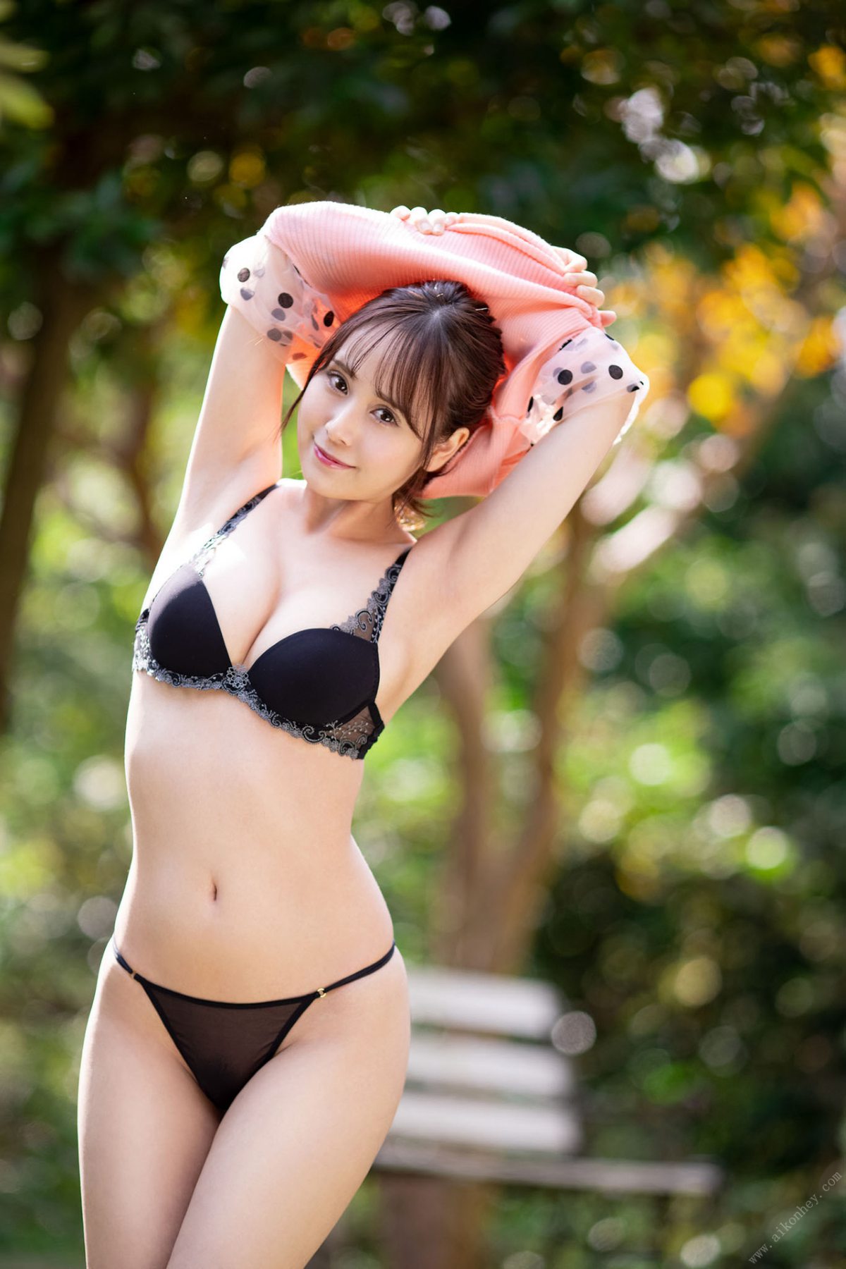 Photobook 2021 02 05 Minamo Nagase 永瀬みなも Reborn 00036 7715714686.jpg