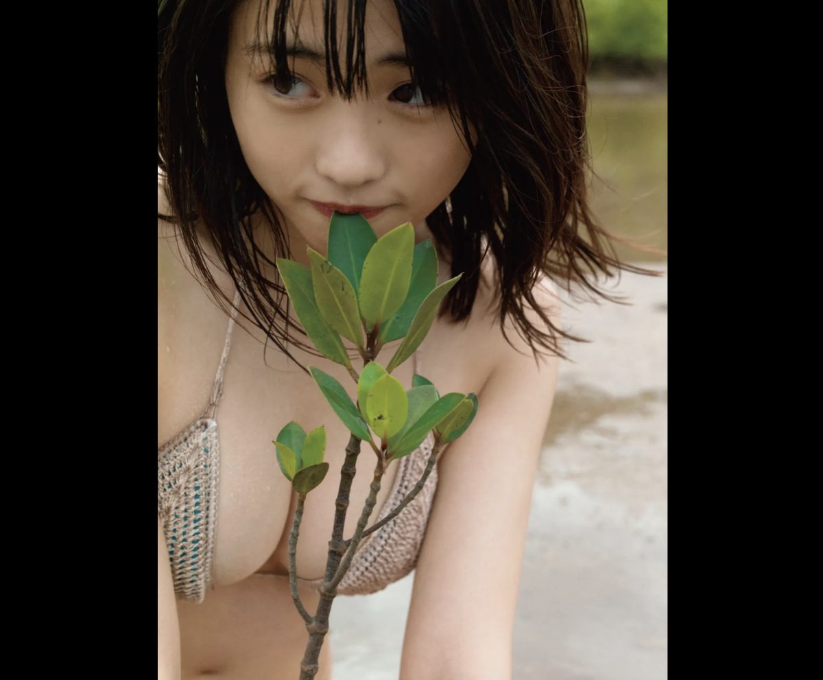 Photobook 2021 02 12 Momoka Ishida 石田桃香 1st Photobook MOMOKA 023 1846709774.jpg