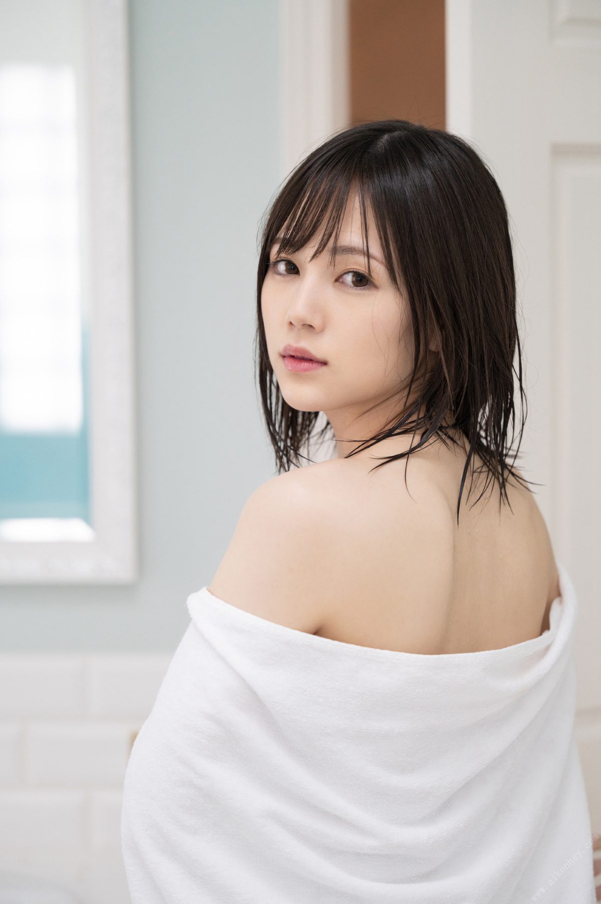 Photobook 2021 05 14 Remu Suzumori 涼森れむ Stay transparent 透明なままで 87 2337102113.jpg