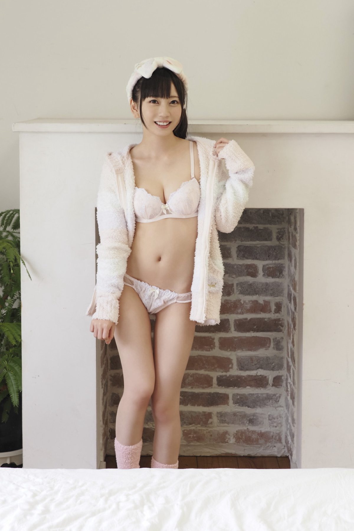 Photobook 2021 09 07 Mia Nanasawa 七沢みあ Mia crazy room wear みあに夢中 ルームウェア 0033 0109674533.jpg