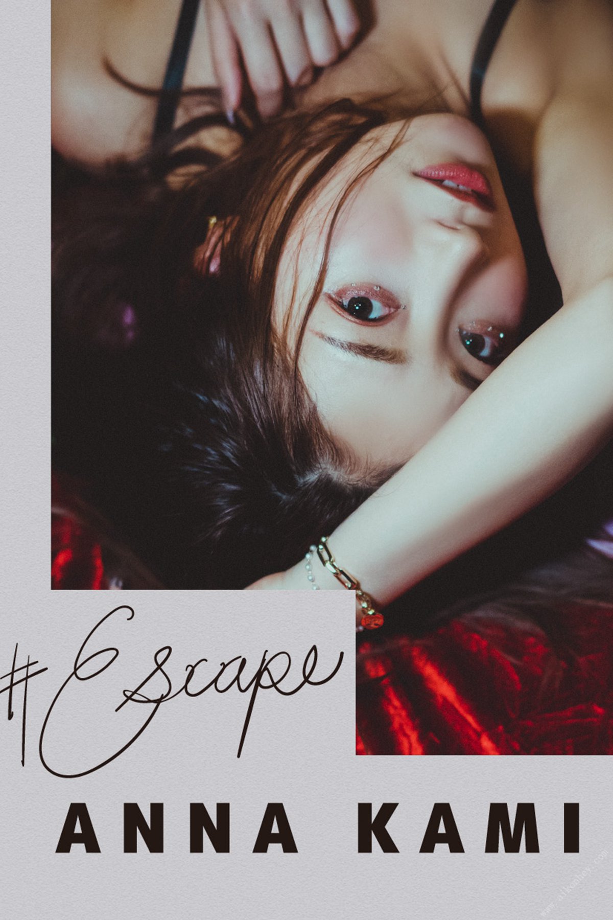 Photobook 2021-10-24 Anna Kami 加美杏奈 – #Escape