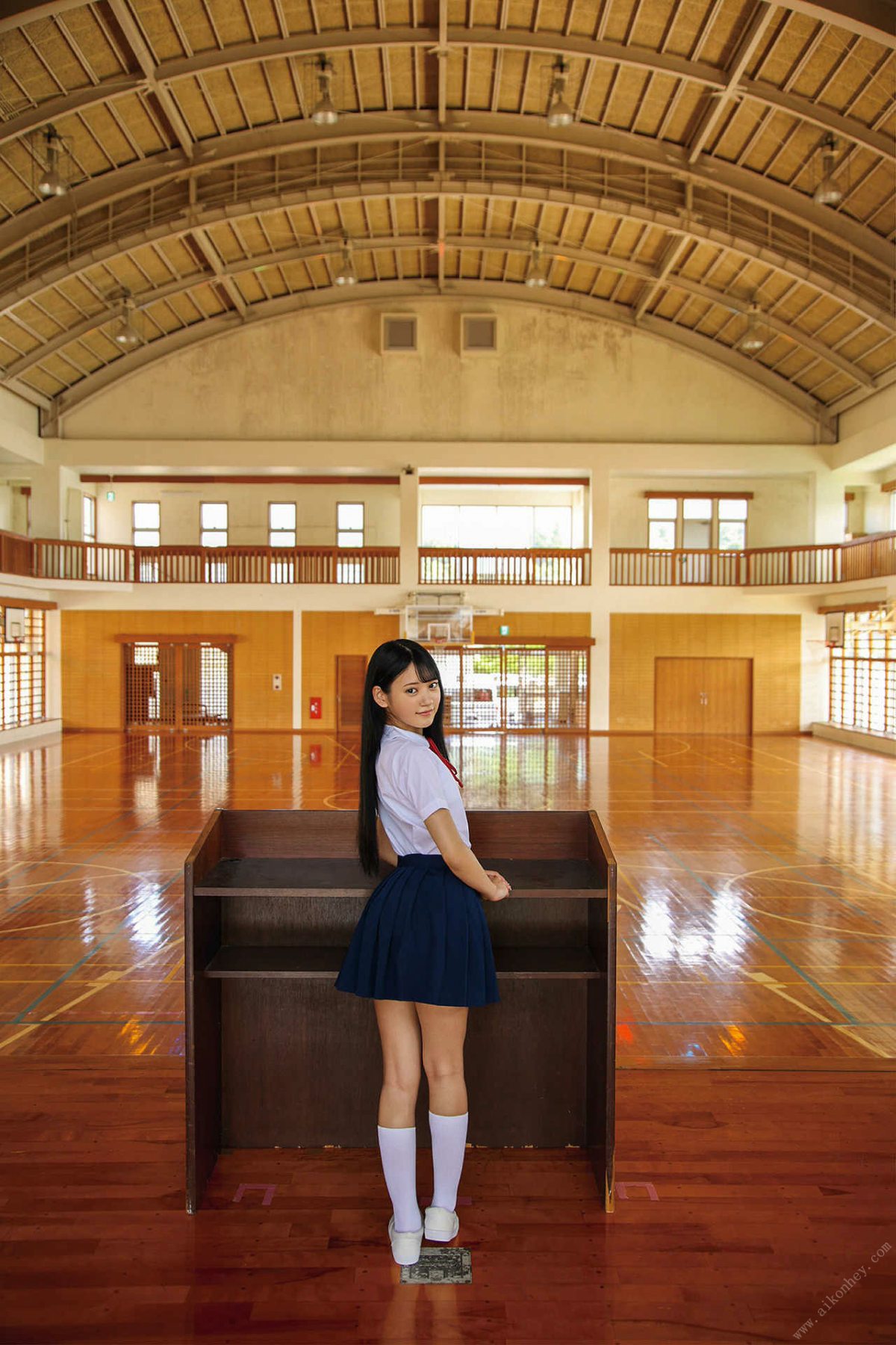 Photobook 2021 12 03 Umi Yatsugake 八掛うみ Be Fascinated By The Sea 海に見惚れて A 0044 8543779297.jpg