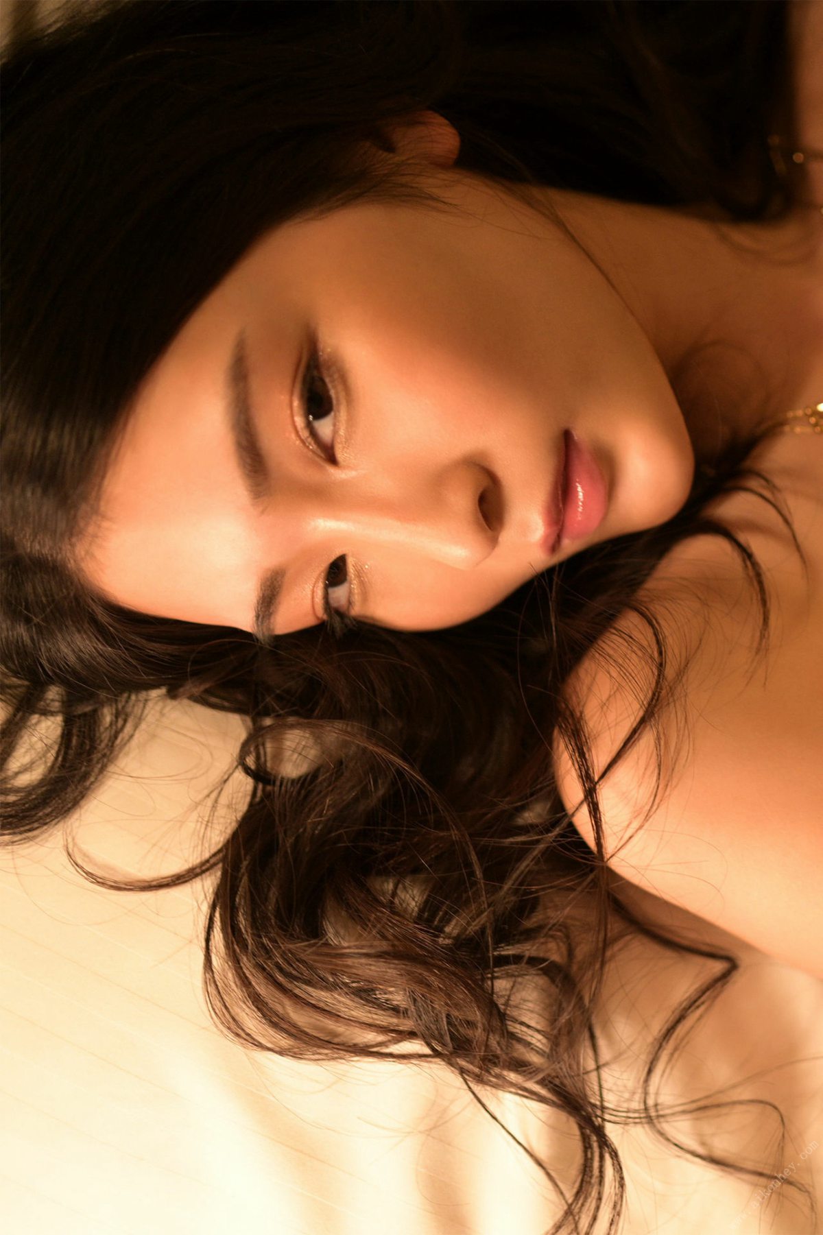 Photobook 2022 01 21 本庄 鈴 Platinum Beauty Vol 1 FRIDAYデジタル写真集 0044 6121943383.jpg