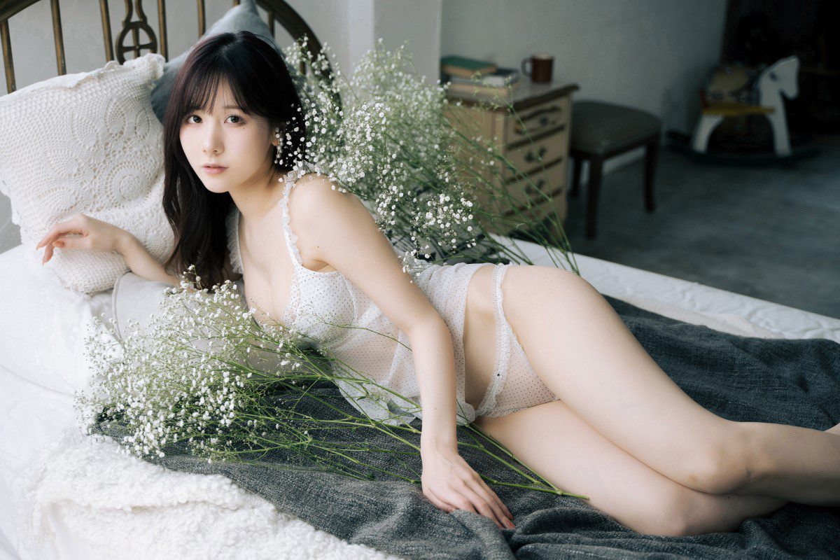 Photobook 2022 05 21 Kenken けんけん Bouquet 0014 7660180789.jpg