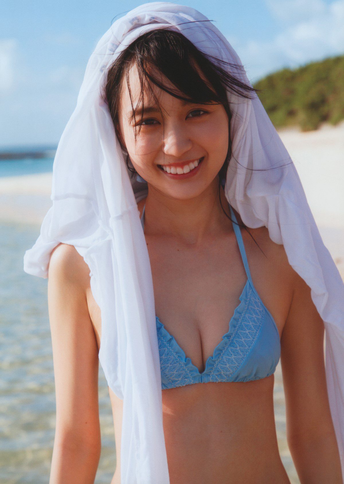 Photobook 2022 06 07 Haruka Kaki 賀喜遥香 1st Photobook Massara まっさら A 00047 3959221356.jpg