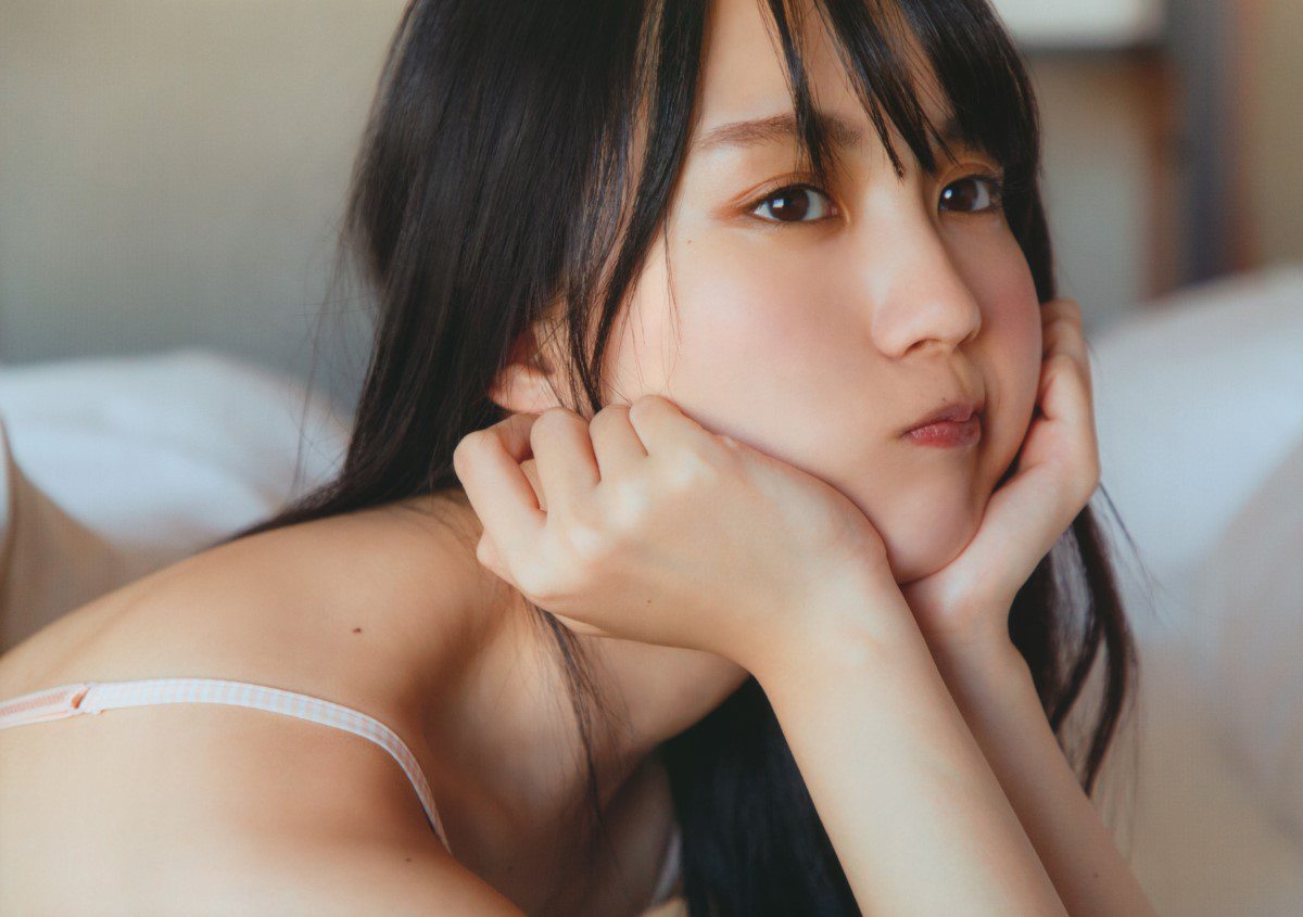 Photobook 2022 06 07 Haruka Kaki 賀喜遥香 1st Photobook Massara まっさら B 00144 145 Double Page 3296856187.jpg