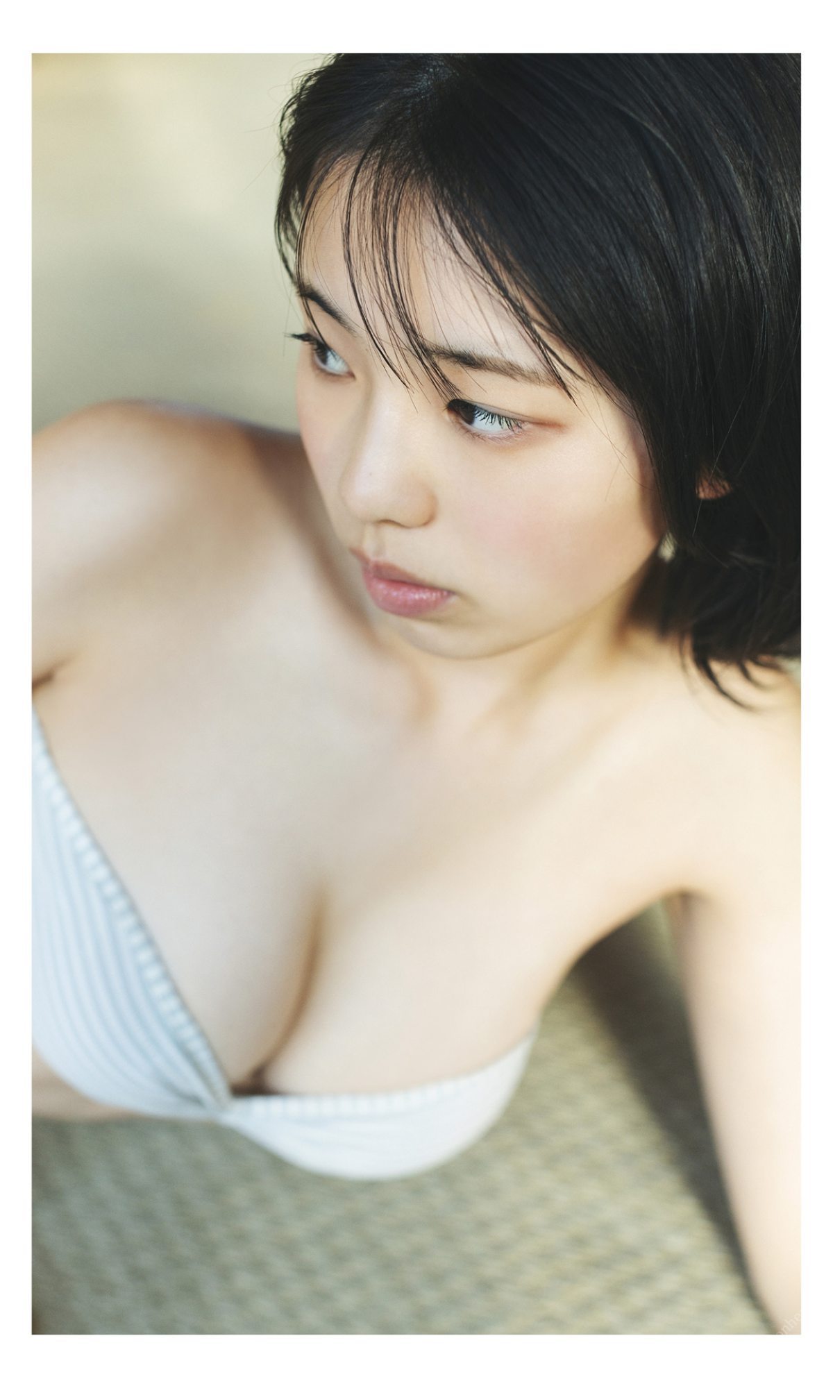 Weekly Photobook 2022 03 14 Hina Kikuchi 菊地姫奈 Harumeku honomeku 春めく、ほのめく 0050 2586548709.jpg