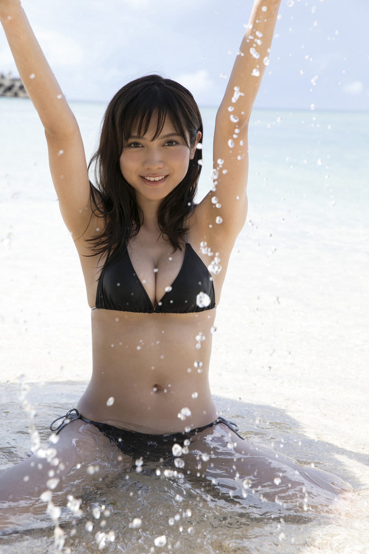 YOUNG Photobook 2019 05 28 Nashiko Momotsuki 桃月なしこ Nashiko Summer なしこＳｕｍｍｅｒ 000033 3034643322.jpg