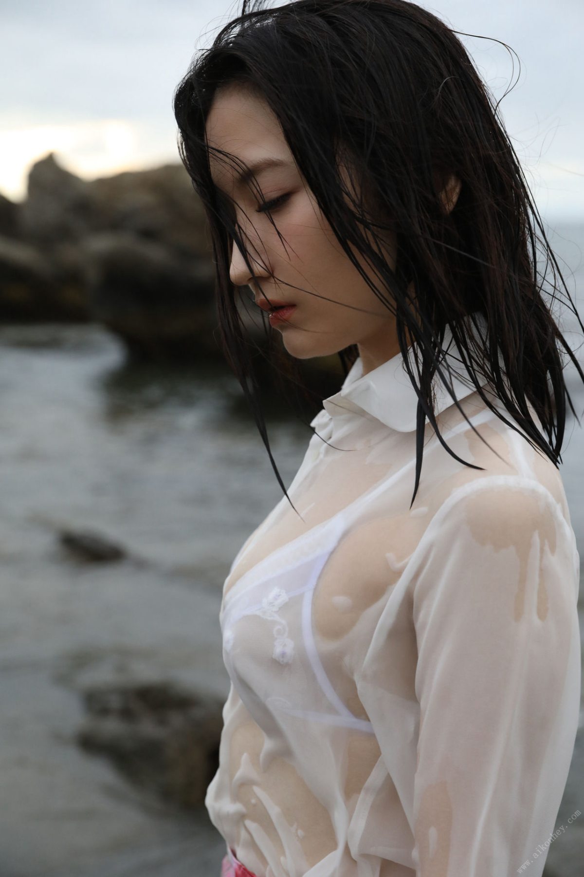 FRIDAY Digital Photobook Kaede Shimizu 清水楓 emerge as MAX EDITION 2020 10 16 0066 5817098617.jpg