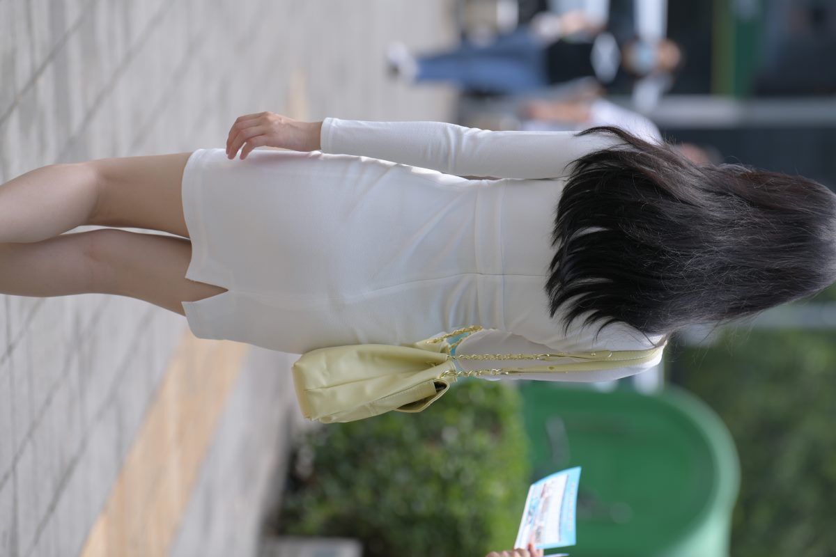 MoJing魔镜街拍 No 137 街拍之白色制服美女 A 0072 7622732147.jpg