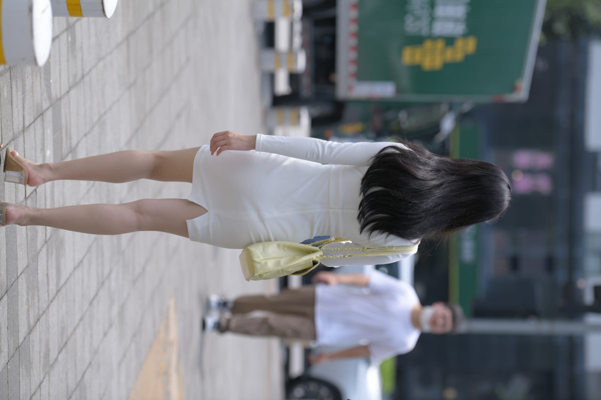 MoJing魔镜街拍 No 137 街拍之白色制服美女 A 0075 3963843553.jpg