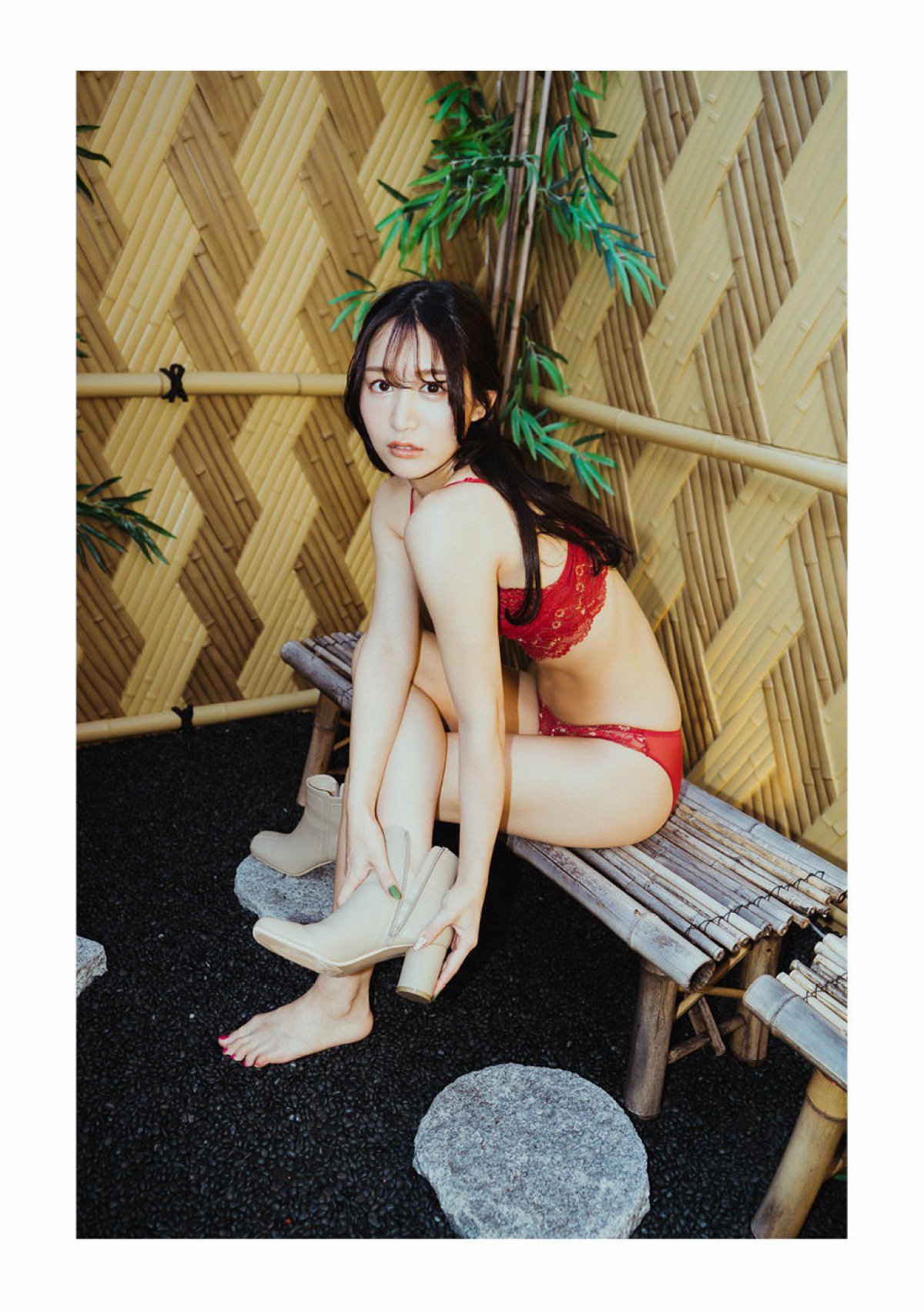 Photobook Ai Hoshina 星奈あい Escape 2022 01 07 0010 6273051253.jpg