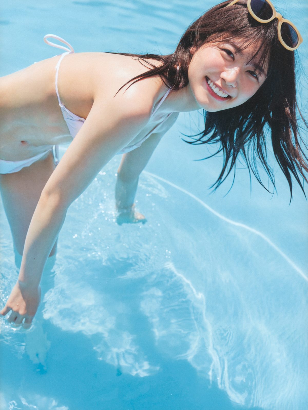 Photobook Akari Nibu 丹生明里 1st Photobook Easy Relationship やさしい関係 2022 07 26 A 0028 2160445484.jpg