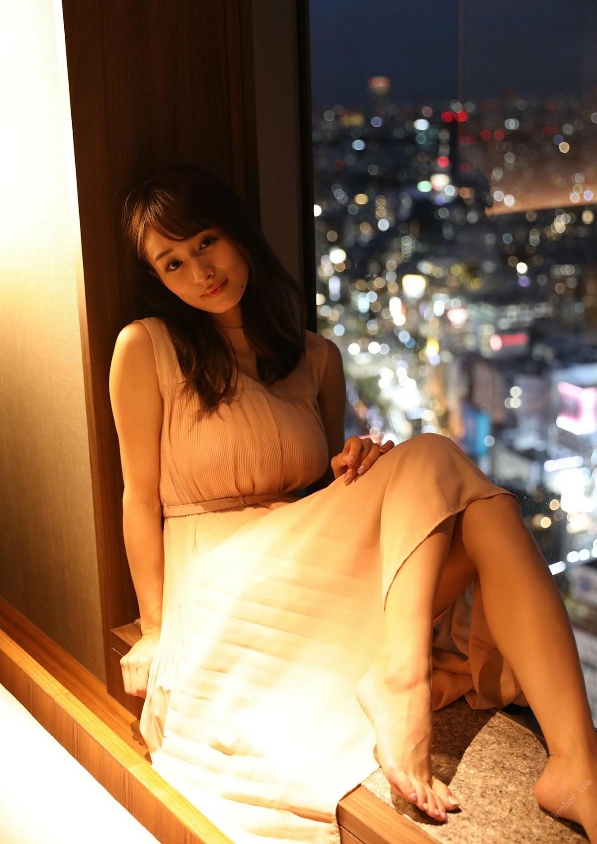 Photobook Fumika フミカ In a junk world that shatters and shines 砕けて光るガラクタな世界に 2021 05 24 0041 0167950562.jpg