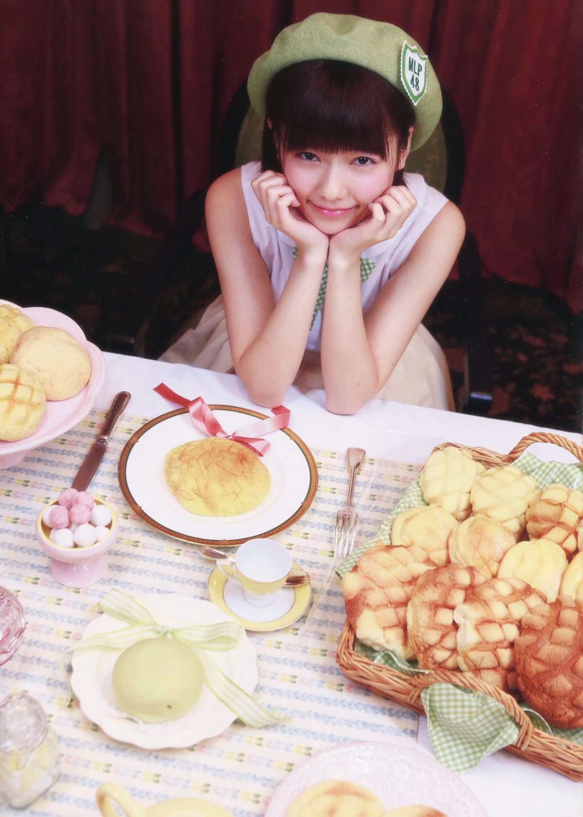 Photobook Haruka Shimazaki 島崎遥香 1st Photobook Paruru Komaru  ぱるる、困る 2013 07 19 B 0002 1249023987.jpg