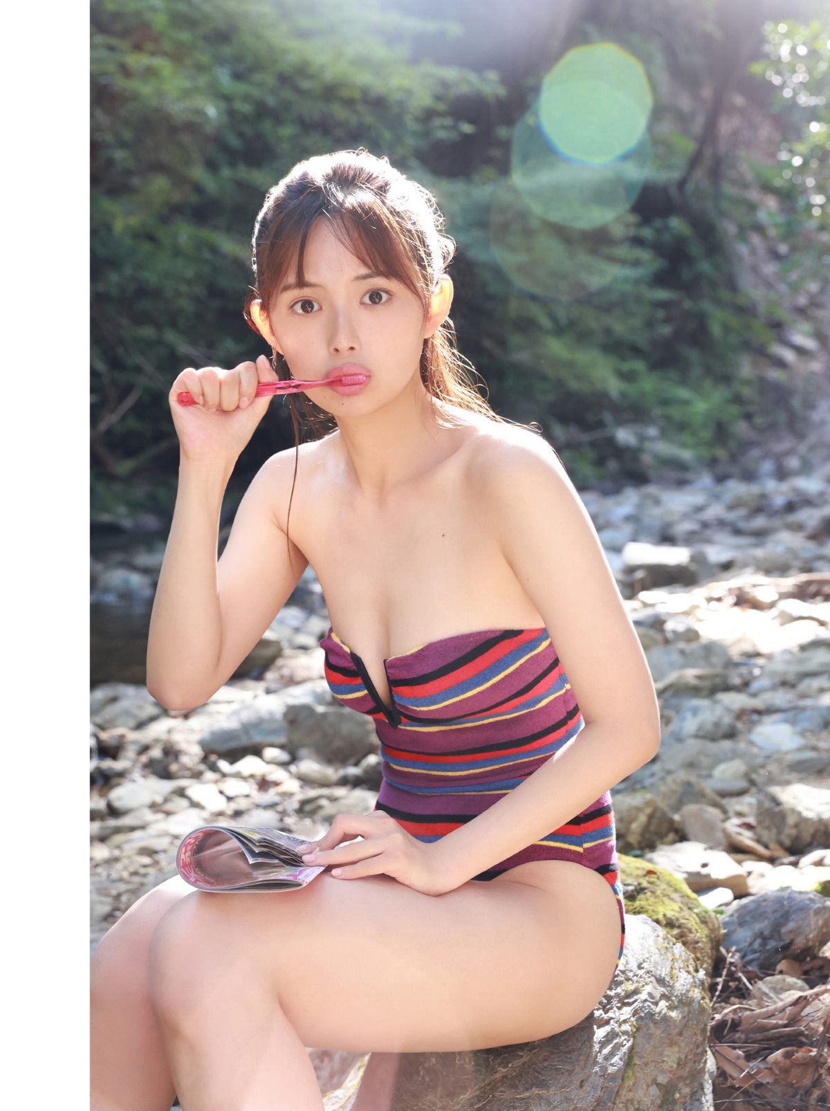 Photobook Hinami Mori 森日菜美 1st Photobook Lots of Mori もりだくさん 2022 02 23 B 0030 5361864344.jpg