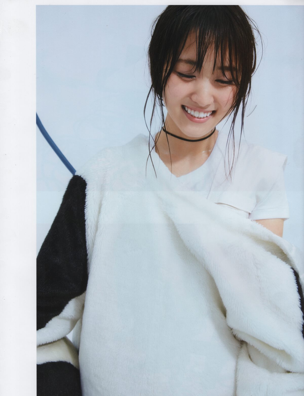 Photobook Keyakizaka46 Photobook – 21nin no Mikansei 欅坂46 ファースト写真集 21人の未完成 B 0044 6099419327.jpg