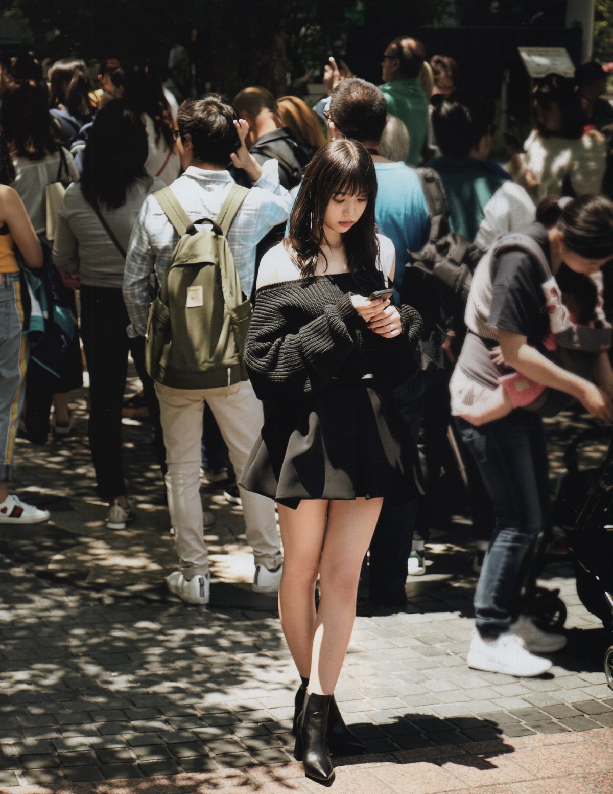 Photobook Keyakizaka46 Photobook – 21nin no Mikansei 欅坂46 ファースト写真集 21人の未完成 B 0094 7785475606.jpg