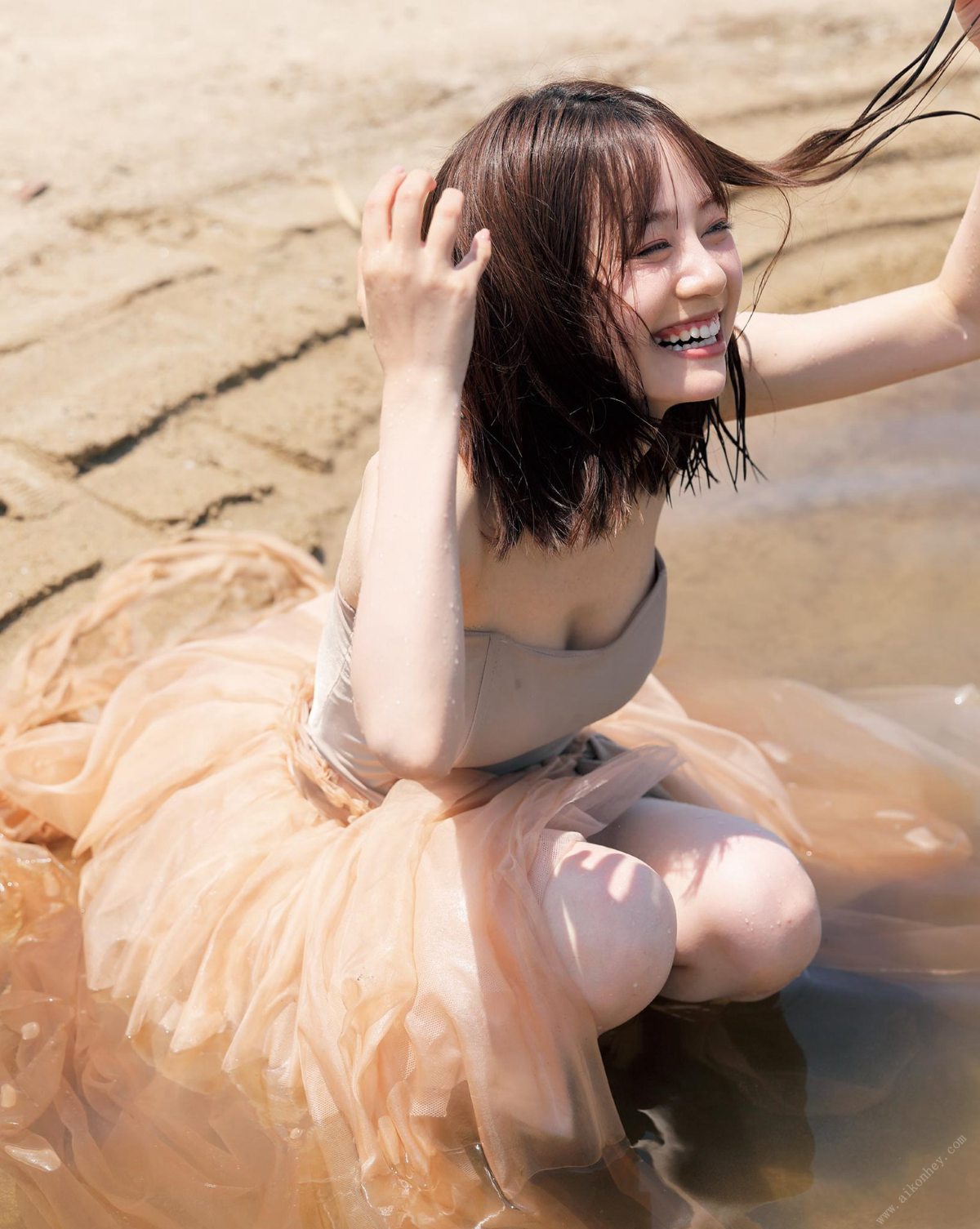 Photobook Miku Ito 伊藤美来 Sheer 2021 12 15 00109 8499978291.jpg