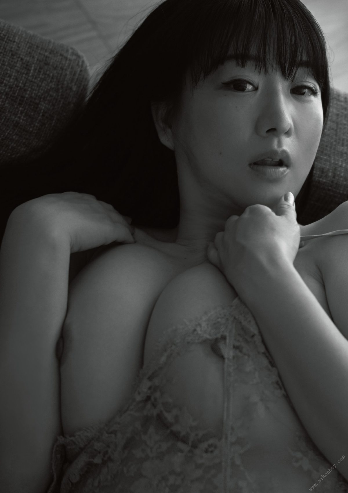 Photobook Rieko Ayumi 歩りえこ 1st Photobook SPHERE スフィア 2022 07 08 0046 6651551649.jpg