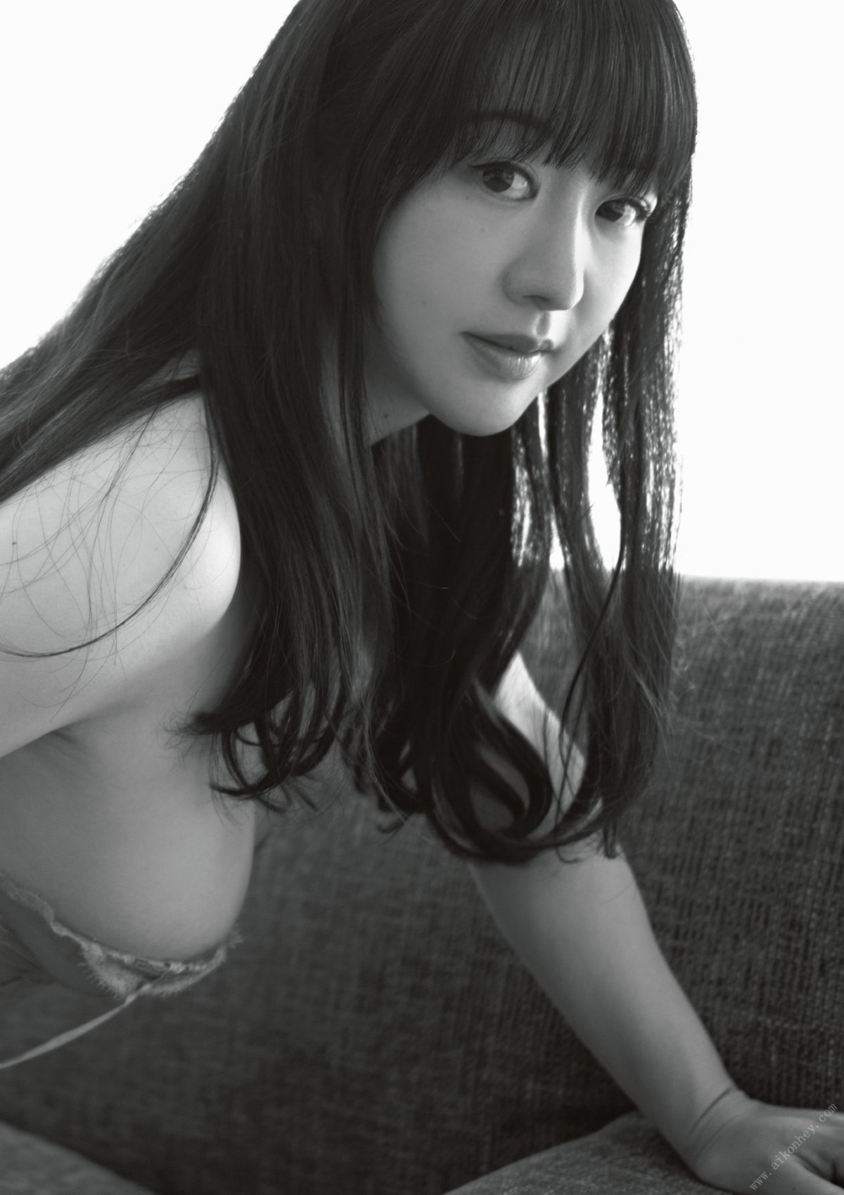 Photobook Rieko Ayumi 歩りえこ 1st Photobook SPHERE スフィア 2022 07 08 0047 7003306241.jpg