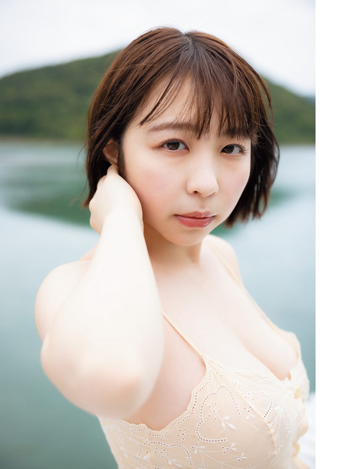 Photobook Riho Shishido 宍戸里帆 1st Photobook Pure report ピュアりぽーと 2022 07 30 0021 7255657119.jpg