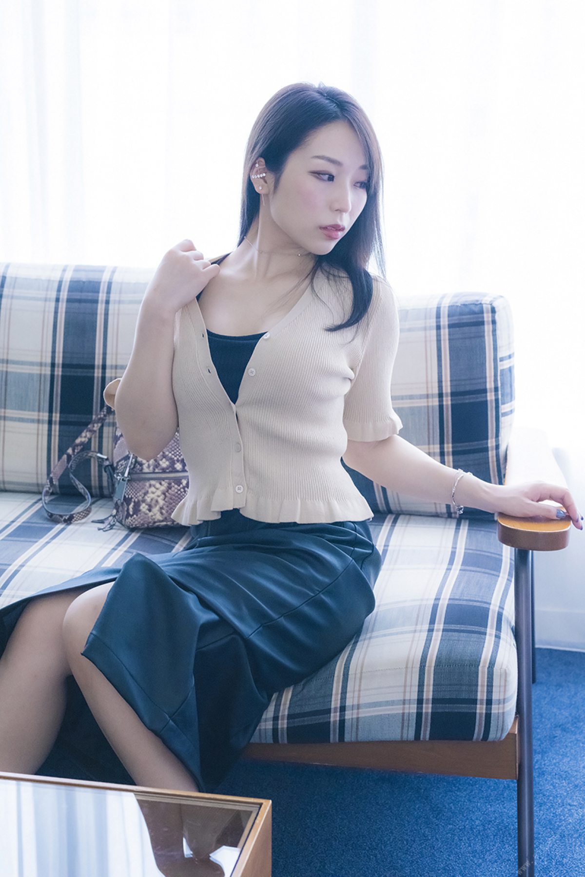 Photobook Tsubasa Hachino 八乃つばさ Hotel secret meeting 01 ホテル密会 01 2022 04 27 0005 8768658039.jpg