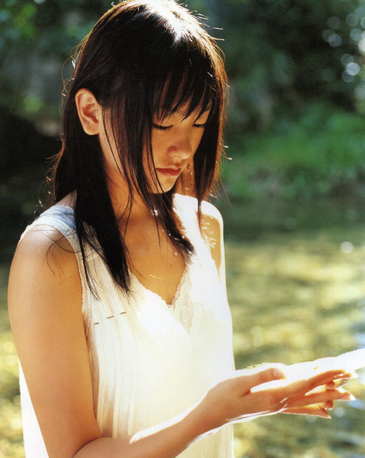 Photobook Yui Aragaki 新垣結衣 Chura Chura ちゅら ちゅら 2006 03 03 0015 1642322774.jpg