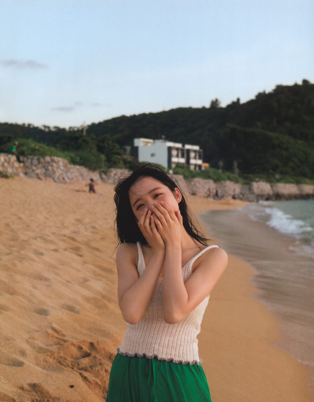 Photobook Yui Oguri 小栗有以 1st Photobook From the day I met you 君と出逢った日から 2022 01 18 0047 4778984014.jpg