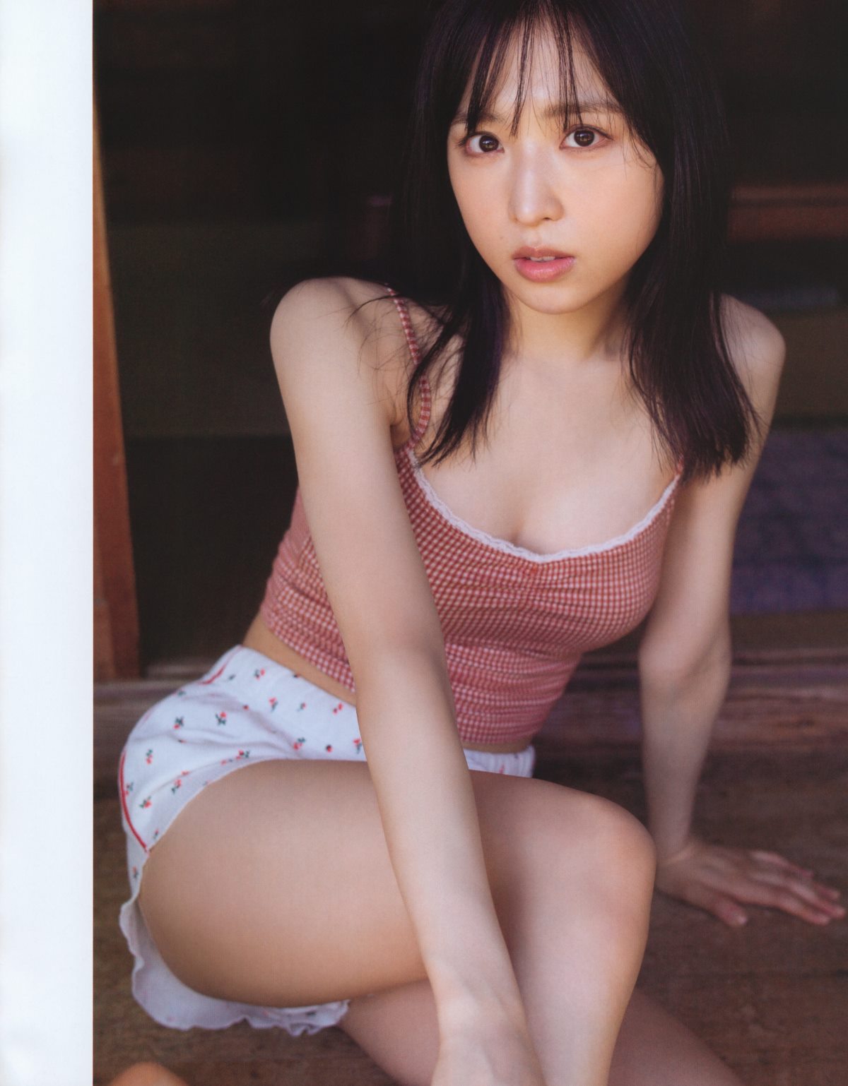 Photobook Yui Oguri 小栗有以 1st Photobook From the day I met you 君と出逢った日から 2022 01 18 0068 7601885449.jpg