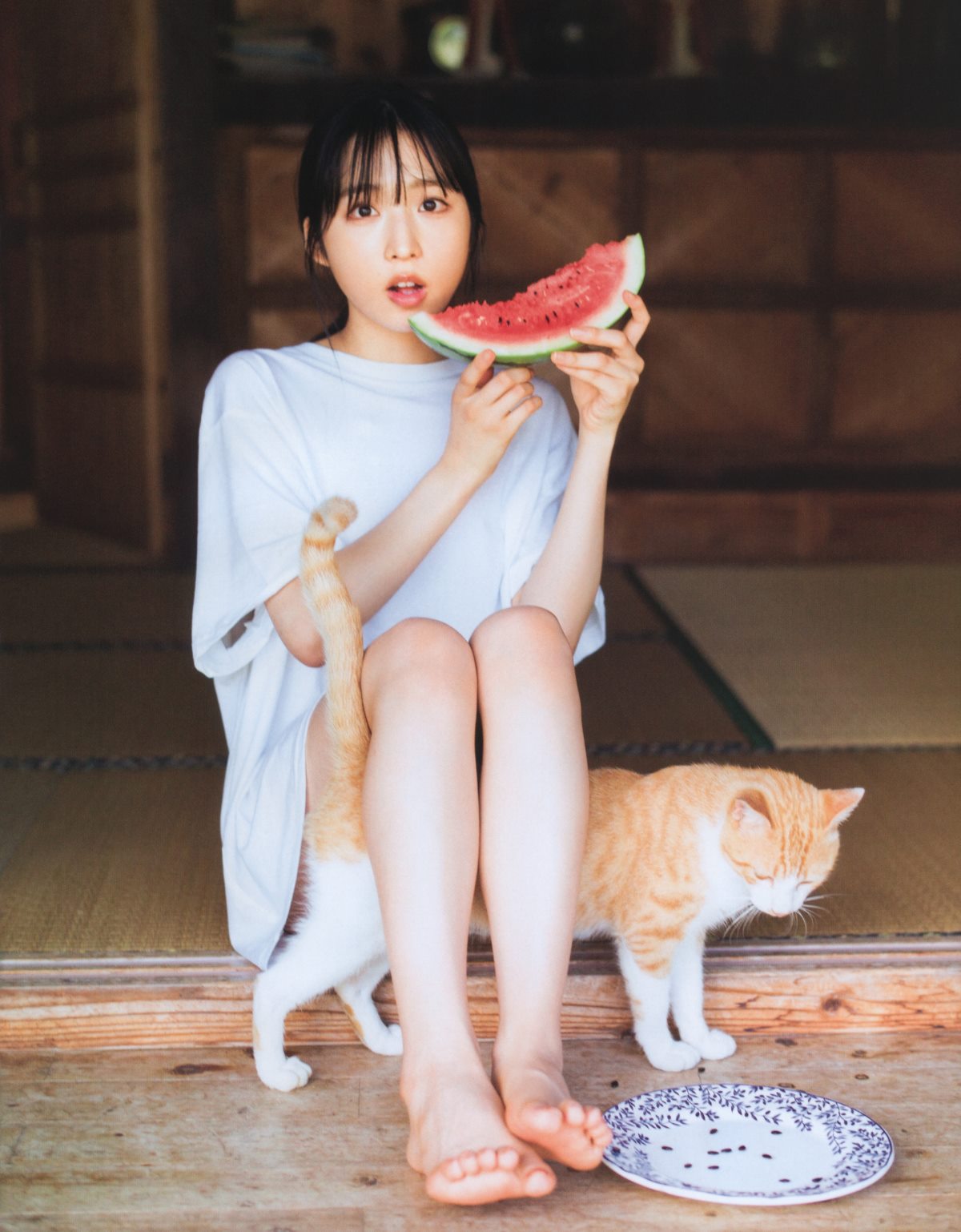 Photobook Yui Oguri 小栗有以 1st Photobook From the day I met you 君と出逢った日から 2022 01 18 0078 0572883007.jpg