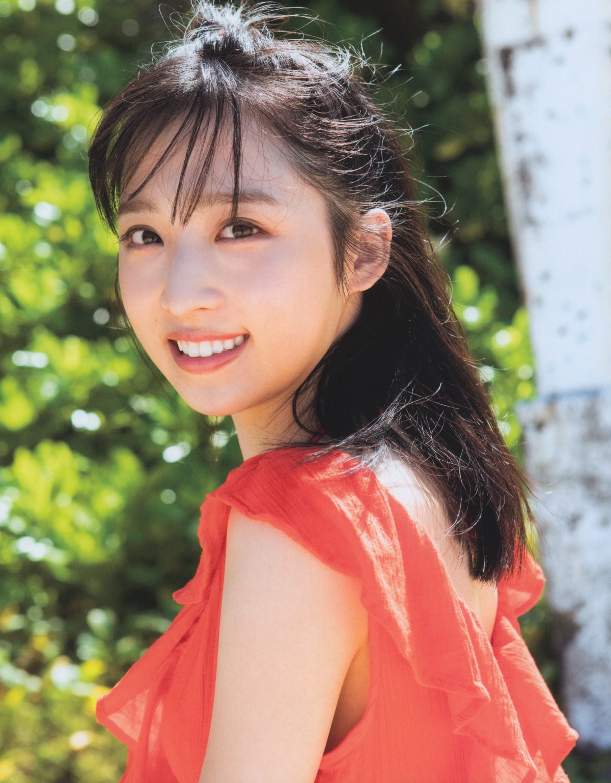 Photobook Yui Oguri 小栗有以 1st Photobook From the day I met you 君と出逢った日から 2022 01 18 0103 5147708282.jpg