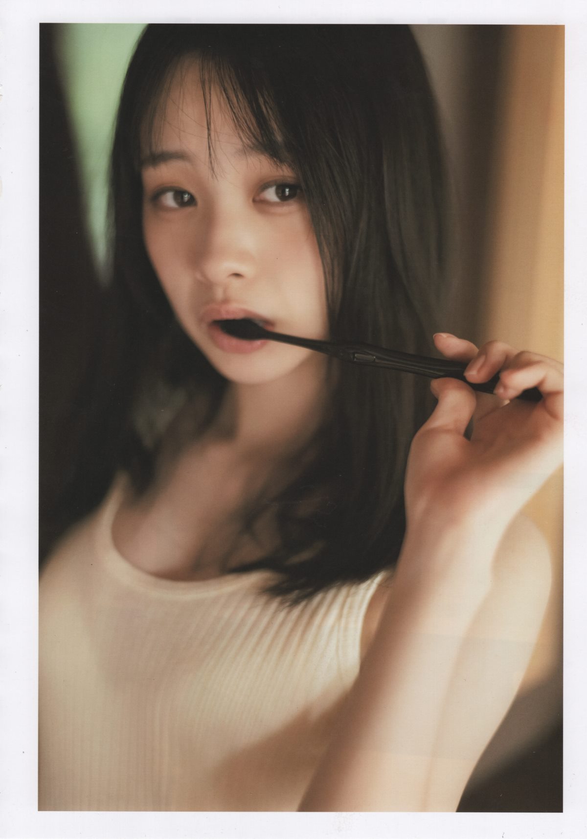 Photobook Yui Yokoyama 横山結衣 1st Photobook Immature Light 未熟な光 2021 02 22 0048 4950888040.jpg