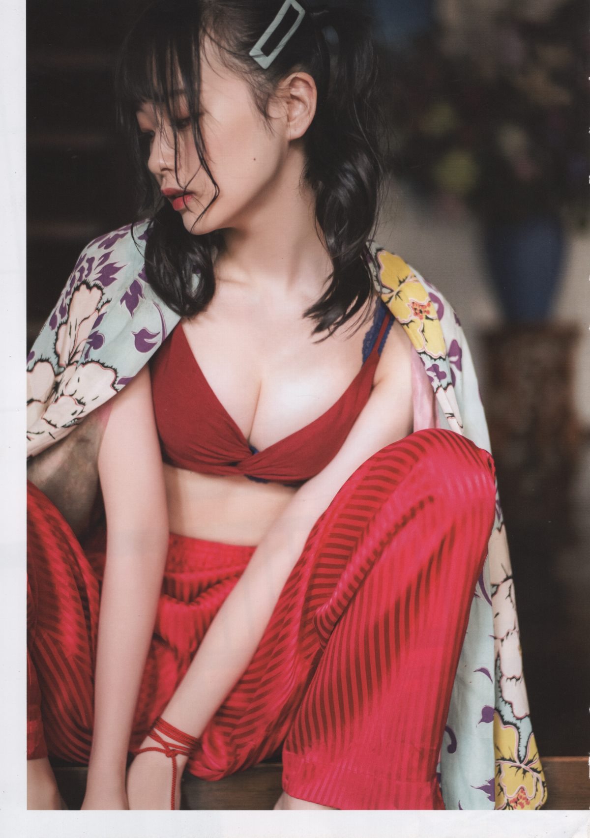 Photobook Yui Yokoyama 横山結衣 1st Photobook Immature Light 未熟な光 2021 02 22 0073 5711138130.jpg