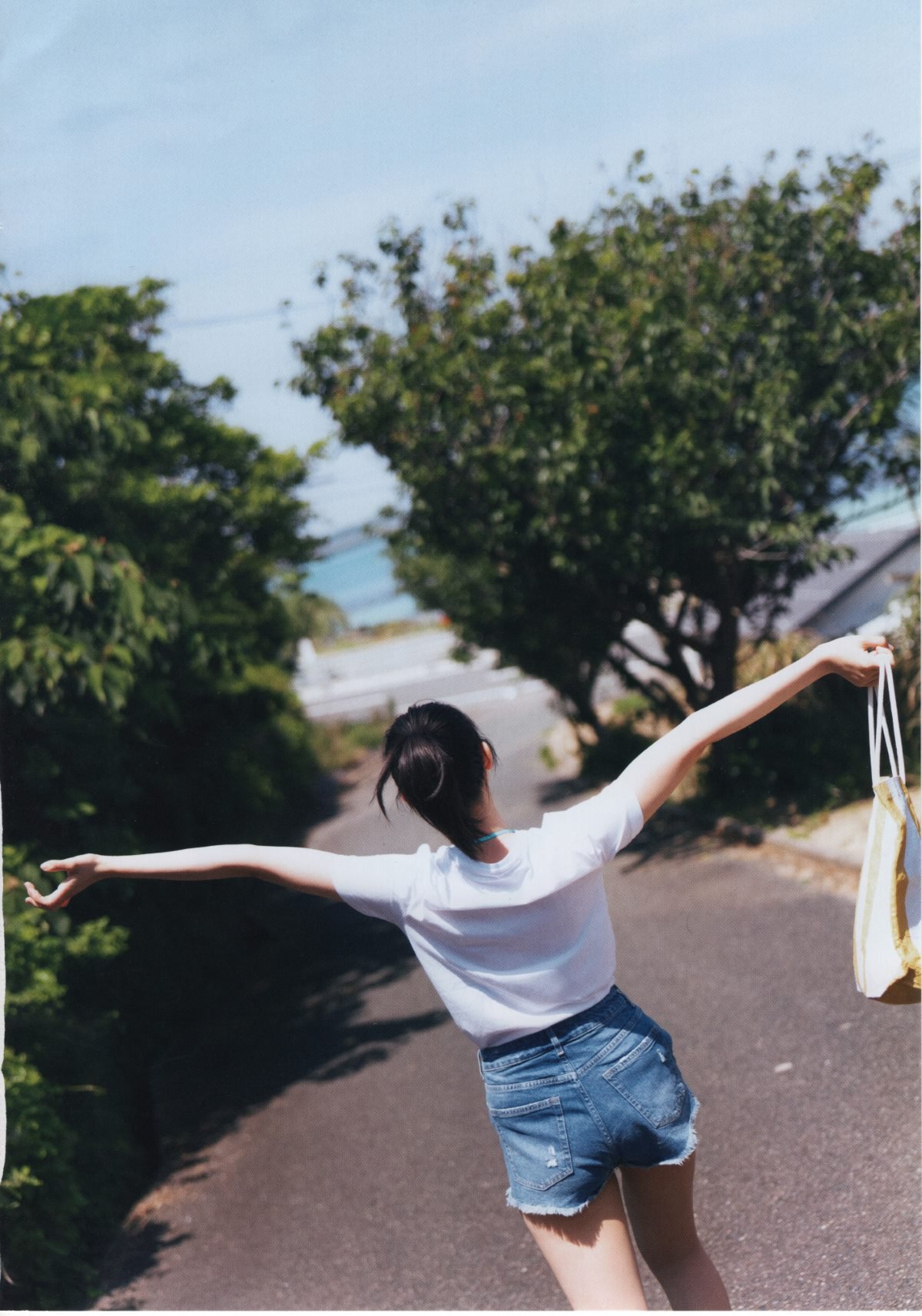 Photobook Yumiko Takino 瀧野由美子 1st Photobook I dont know you well yet 君のことをまだよく知らない 2021 09 22 0045 5929767404.jpg