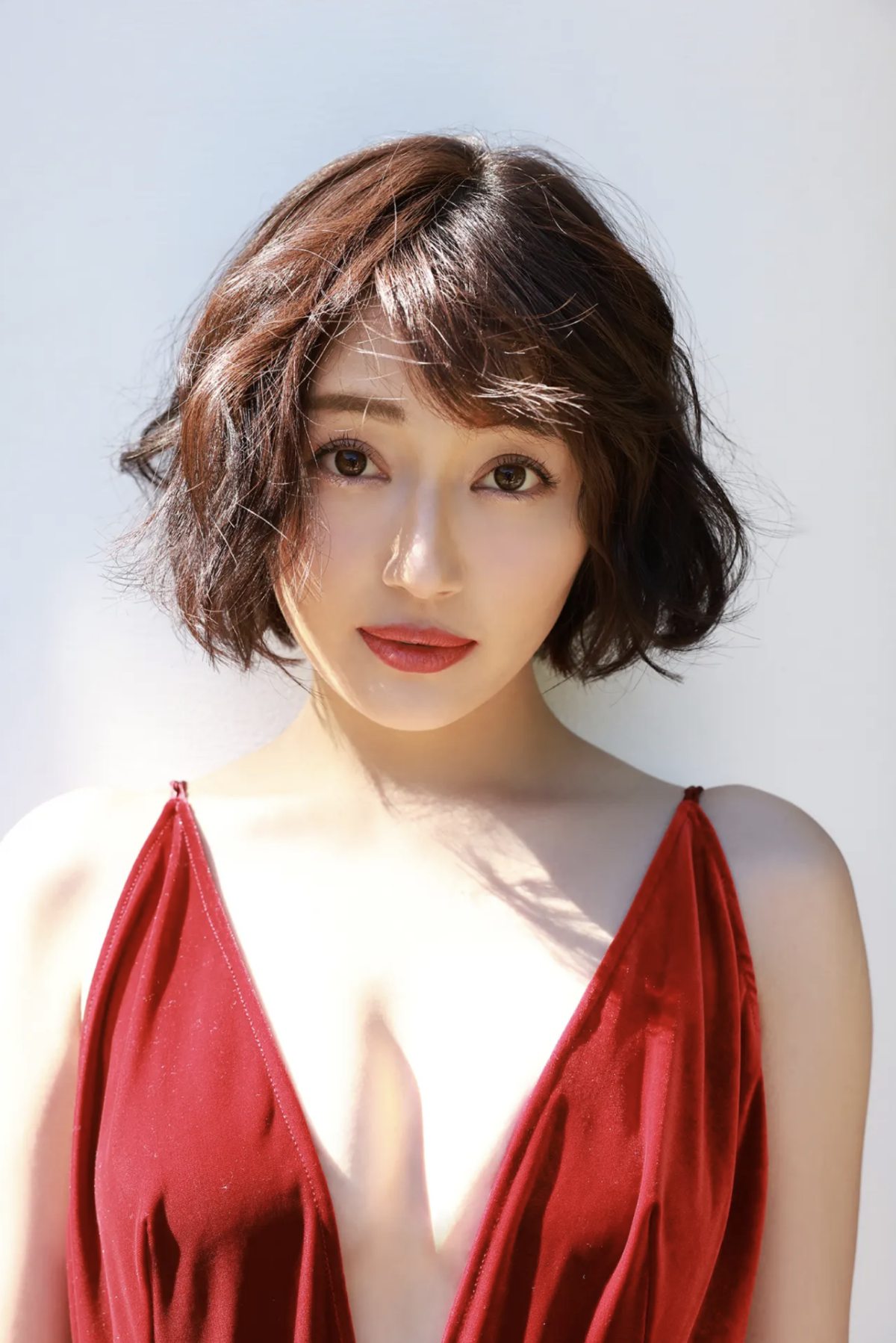 Photobook 新藤まなみ 秘蜜 Vol 2 オール未公開100カット超完全版 FRIDAYデジタル写真集 Not Complete 0007 3567068850.jpg