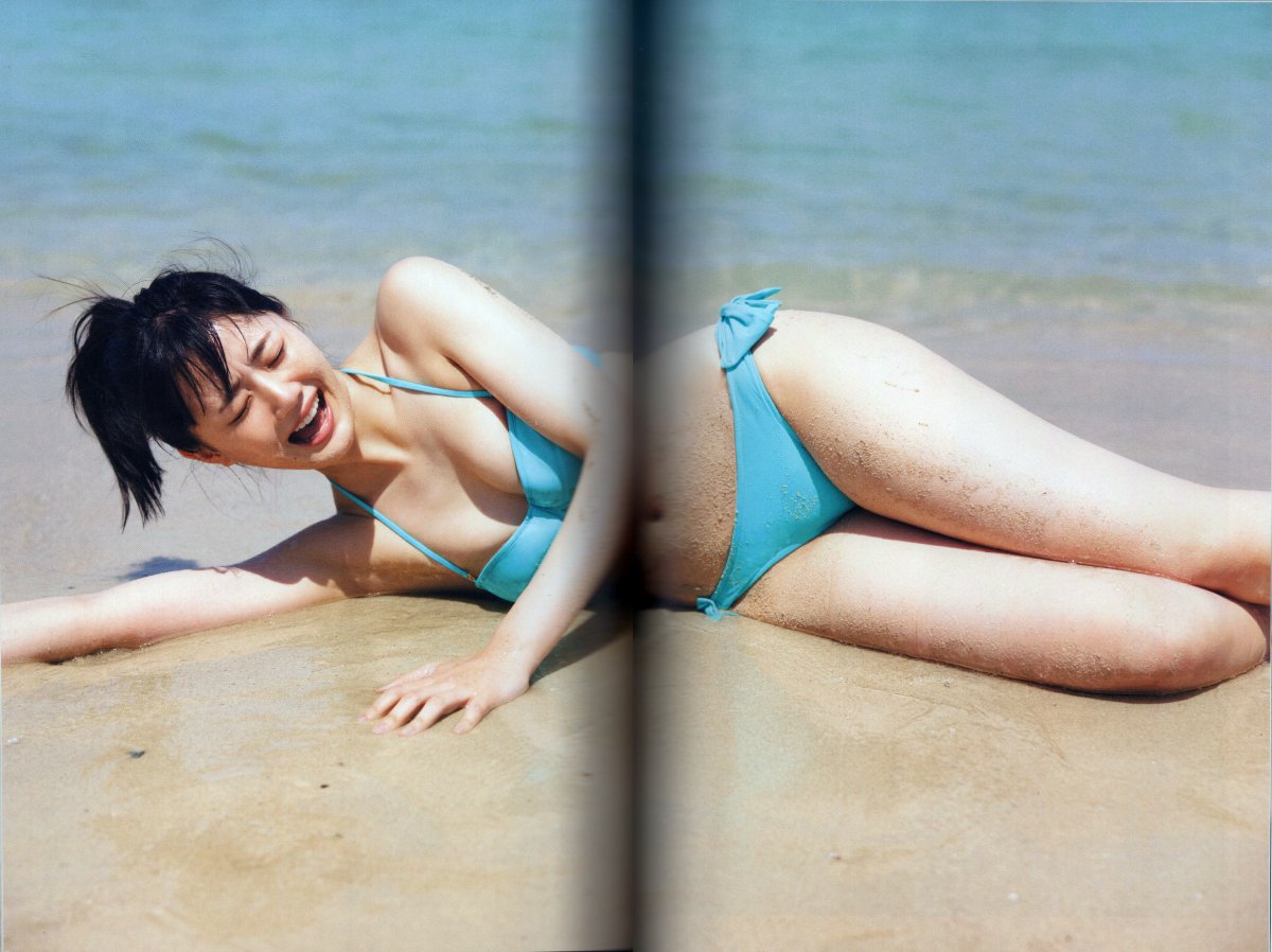 Photobook 瀧野由美子1st写真集 君のことをまだよく知らない 0052 7712767317.jpg